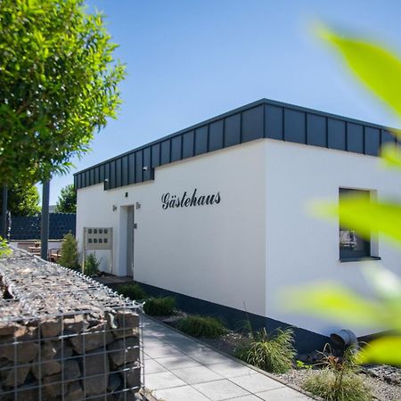 Wohnraum Gaeste- & Boardinghaus Gusterath Exterior photo