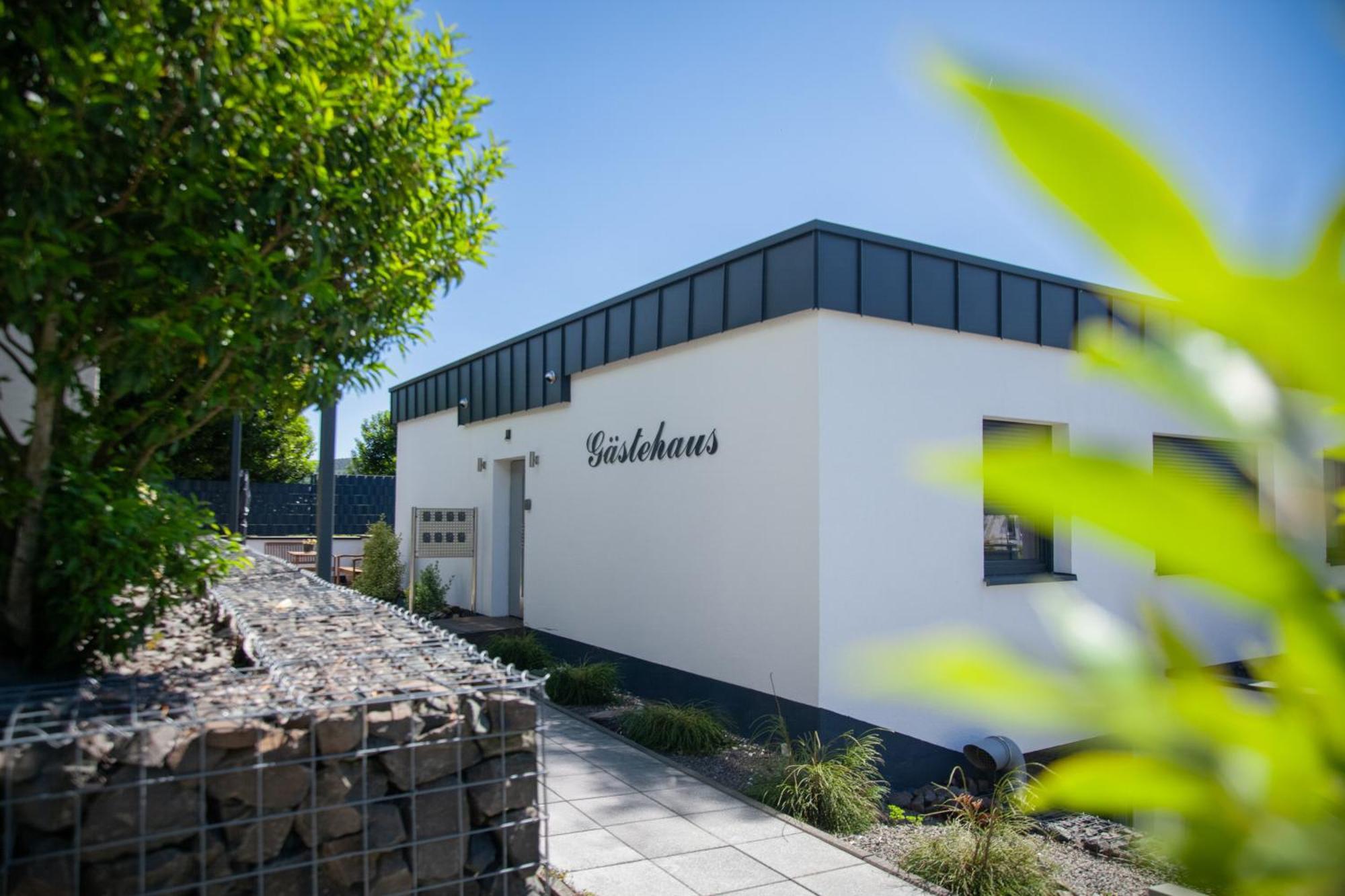 Wohnraum Gaeste- & Boardinghaus Gusterath Exterior photo